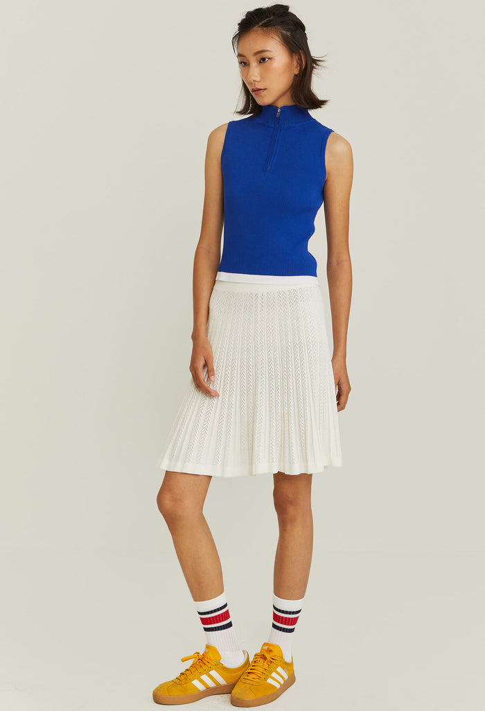 Highneck Sleeveless Fitted Tee