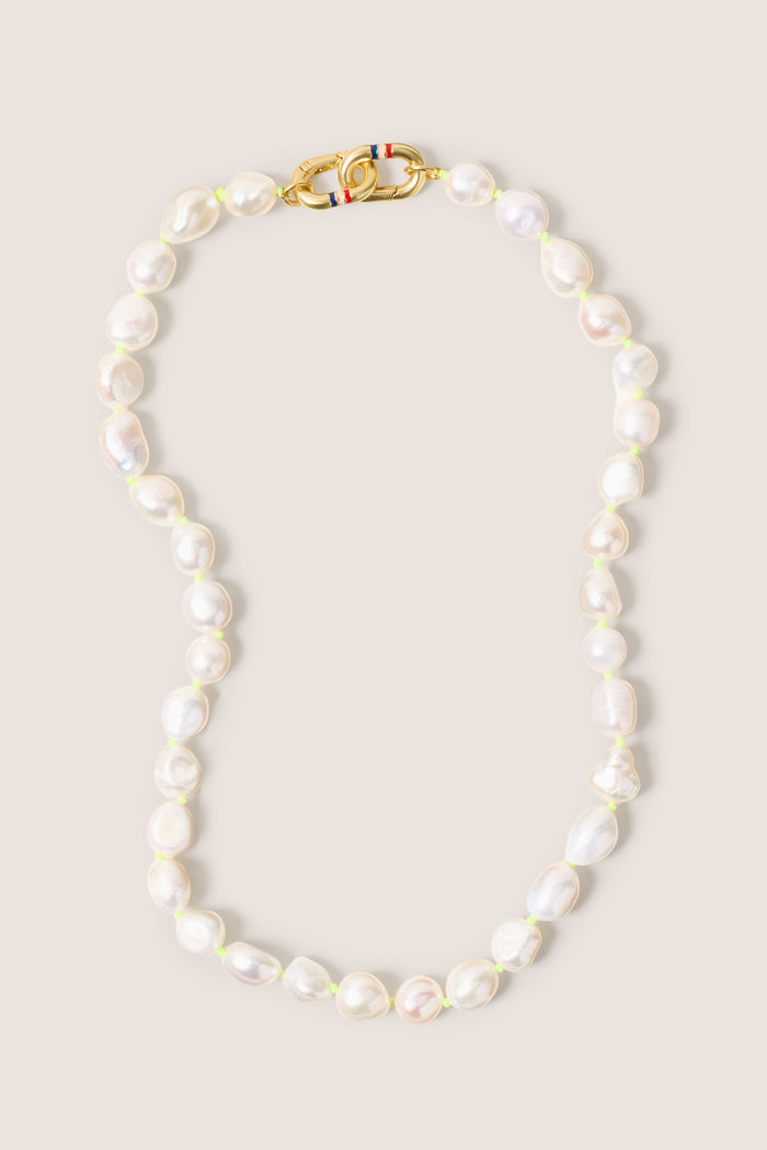 Le Pearl Necklace