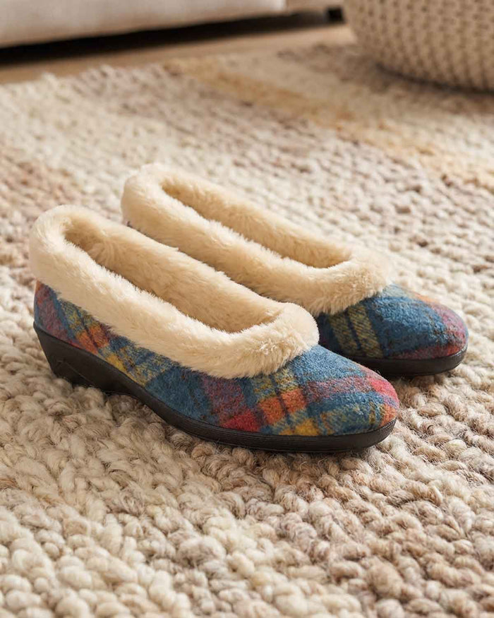 Lunar Terri Slipper - Country Collection