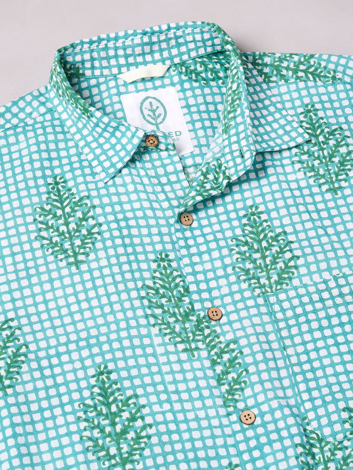 Men's 100% Cotton Regular Fit Half Sleeves Printed Shirt Green