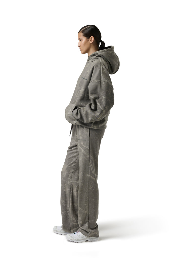 Model Scarlett is 5'8" and wears size S.