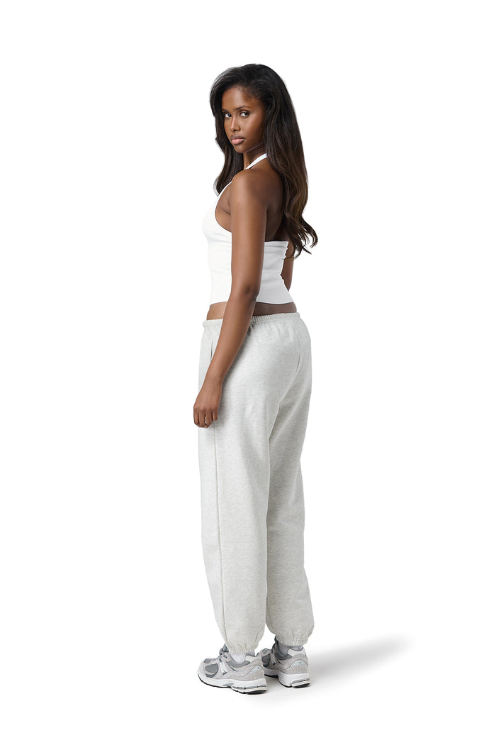 Model Eman is 5'9" and wears a size S.