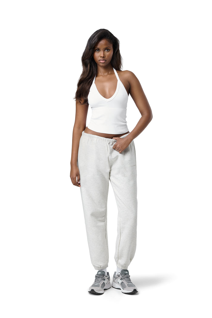 Model Eman is 5'9" and wears a size S.