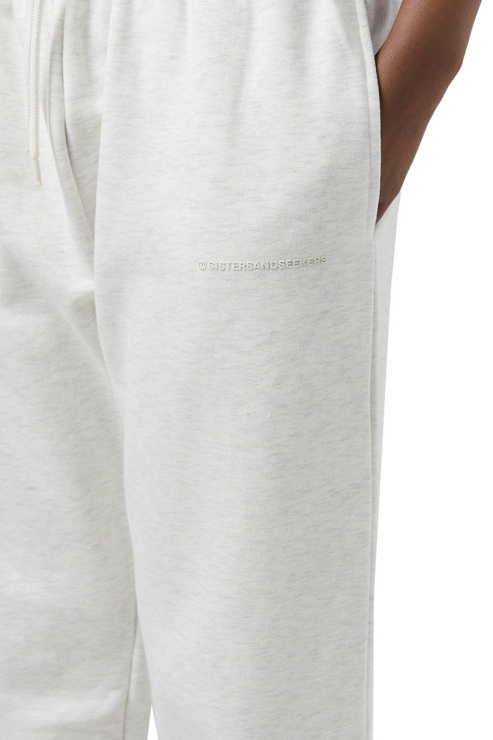 Model Eman is 5'9" and wears a size S.