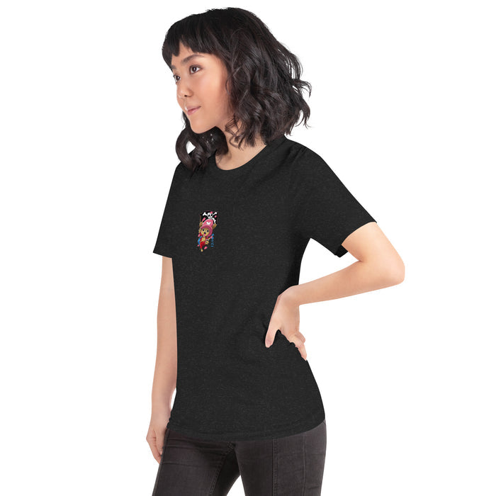 T-shirt noir chiné anime chibi pirate femme trois-quarts gauche - détail imprimé chibi à la poitrine