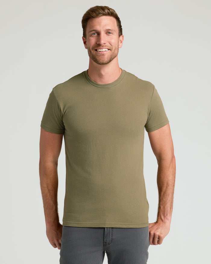 Man wearing The Staple Classic Crew Neck 6-Pack t-shirt.