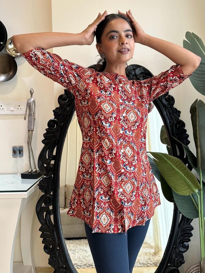 Weekend Rayon Short Kurta- Maroon Jaal