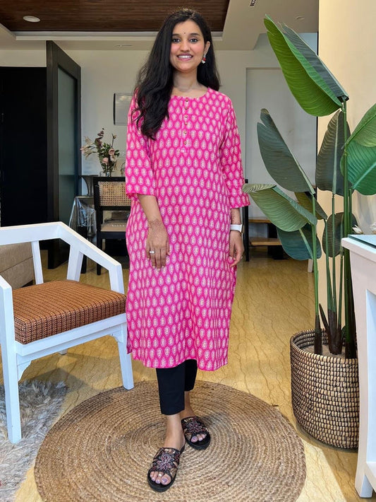 Weekend Round Neck Kurta- Pink Booti