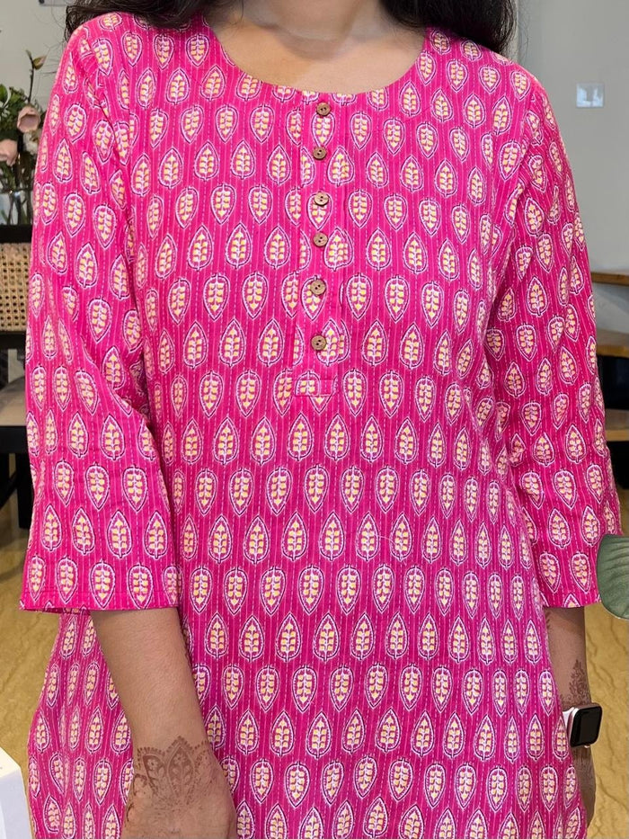 Weekend Round Neck Kurta- Pink Booti