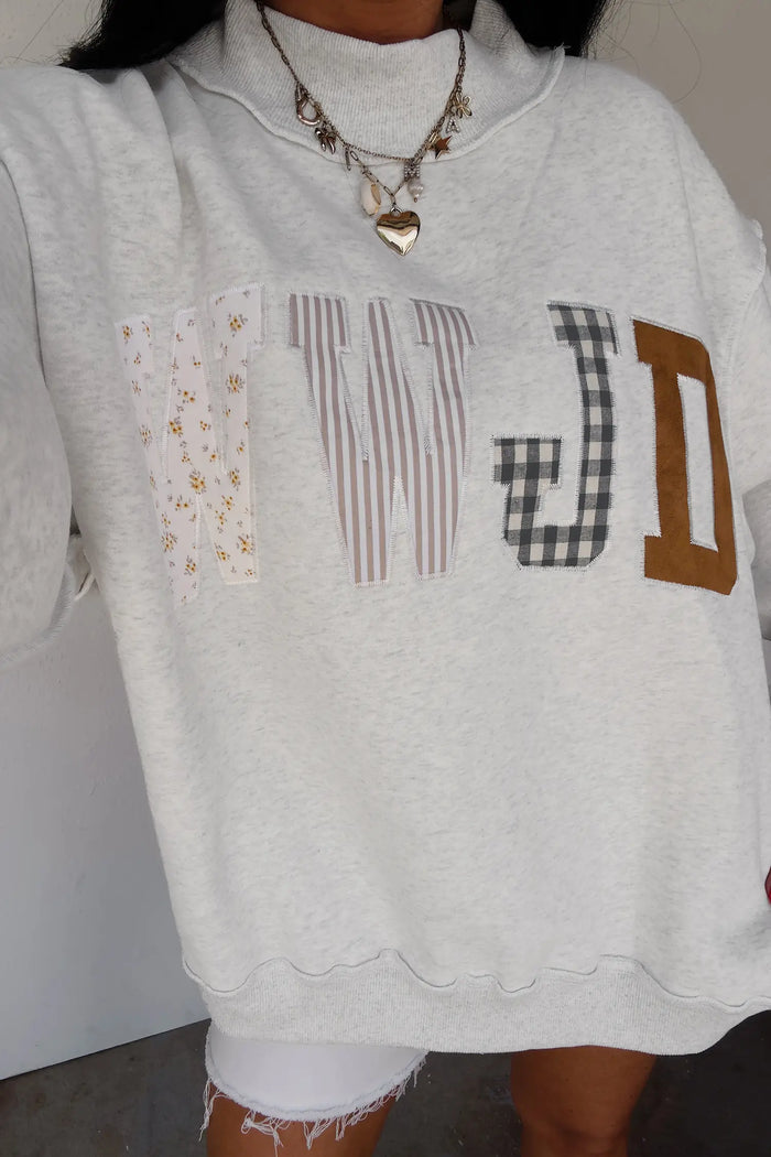 WWJD Mixed Pattern Embroidered Patch Graphic Mock Neck Sweatshirt – Gray